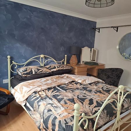 Driftmark Beachfront Location Aberavon Beach Sea Views Large Driveway Parking Private Site Fibre Optic Wi Fi Port Talbot Exterior photo