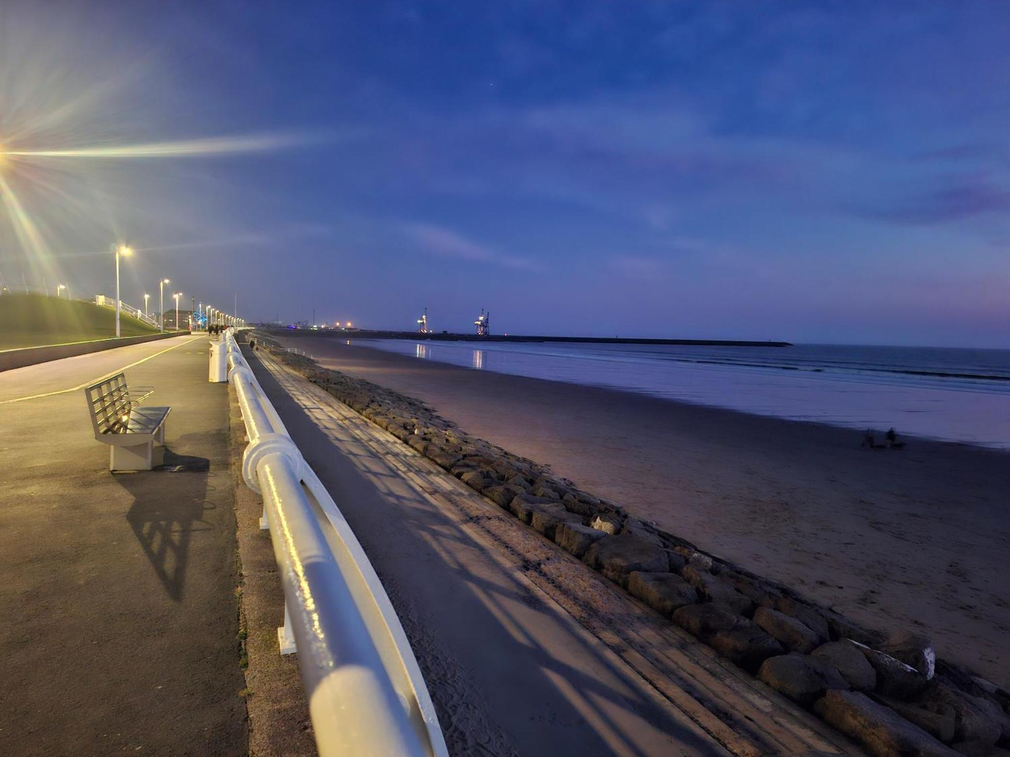 Driftmark Beachfront Location Aberavon Beach Sea Views Large Driveway Parking Private Site Fibre Optic Wi Fi Port Talbot Exterior photo
